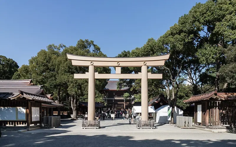 Cổng torii thứ hai của Meiji Jingu (10/2018)